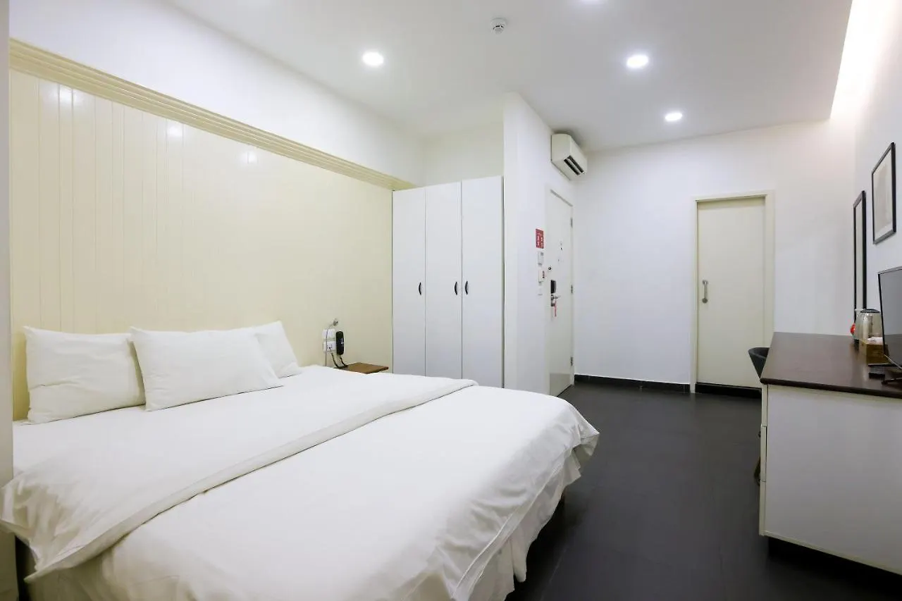 Hamra Urban Gardens Hotel Beirut 3*,